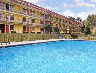 Super 8 By Wyndham Caryville Tn Buitenkant foto